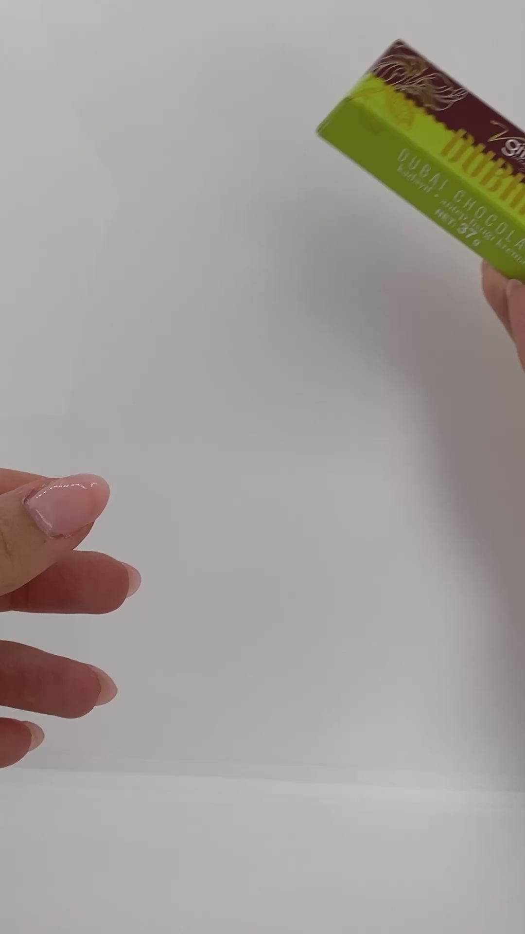 V-Gift Pistachio Praline Dubai Chocolate Bar - Crispy & Nutty Delight 37gr