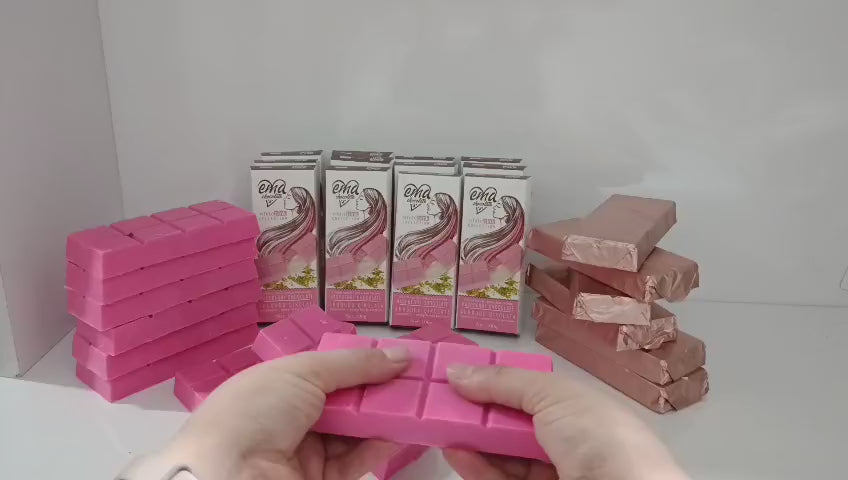 Angel Hair Raspberry Chocolate with Pistachio & Cotton Candy - 100gr