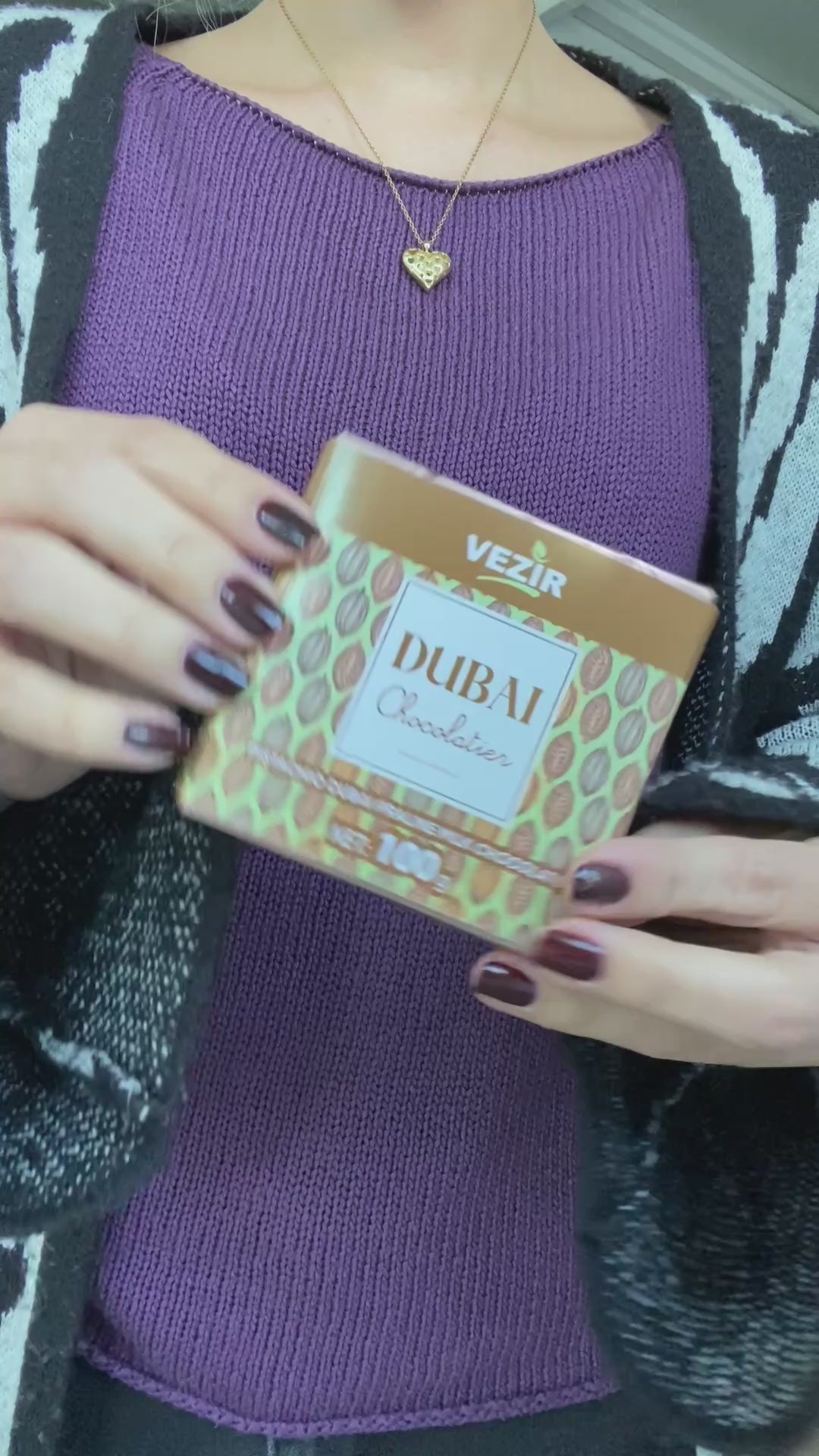 Pistachio Praline Dubai Chocolate Bar - Crispy & Nutty Delight