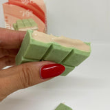 V - Gift Matcha Chocolate with Strawberry Flavoured Cream Filling - TryAladdin